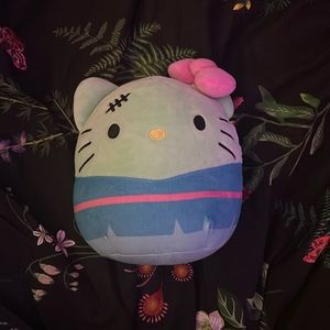 Squishmallow Hello Kitty Halloween 8in Plush